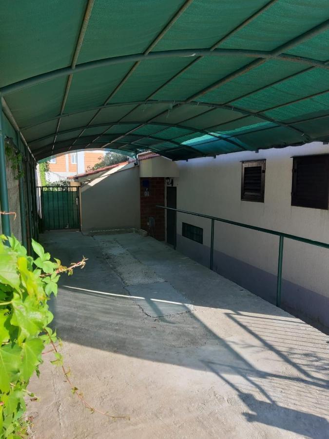 Apartments By The Sea Mavarstica, Ciovo - 2043 Trogir Zewnętrze zdjęcie