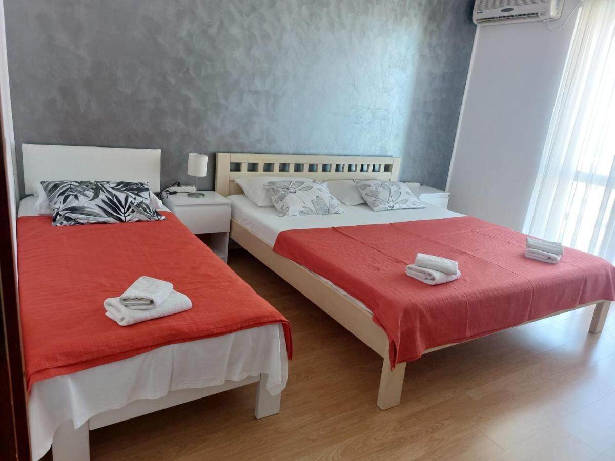 Apartments By The Sea Mavarstica, Ciovo - 2043 Trogir Zewnętrze zdjęcie